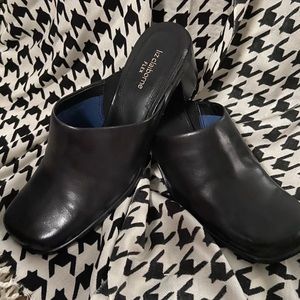 Liz Claiborne Flex black leather mules